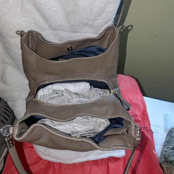 Coach Hobo Textured Leather Tan Hobo Bag w/ Gold Accents - Very Good Condition - Picture 4 of 16